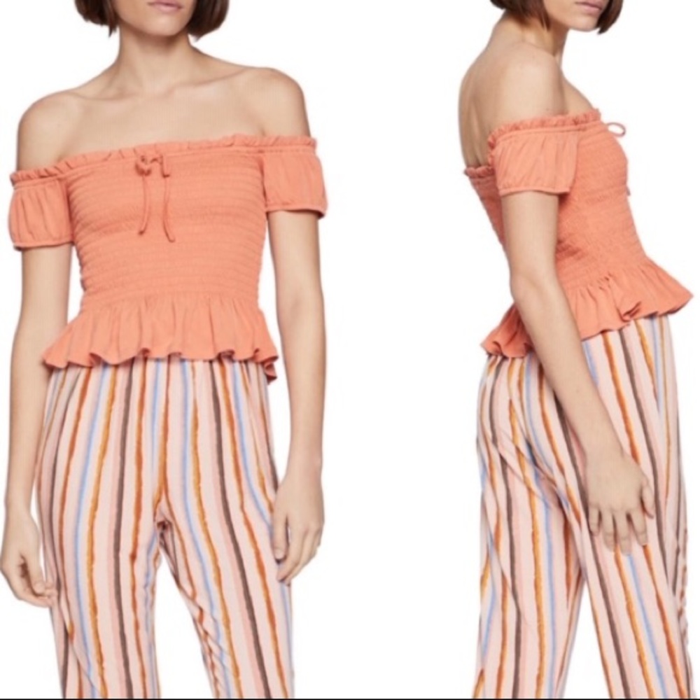 ✨ NWT BCBGeneration small off the shoulder top
